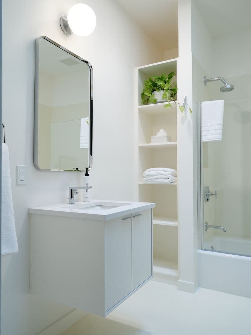 Great Barrington Apartment: 4 Castle Street