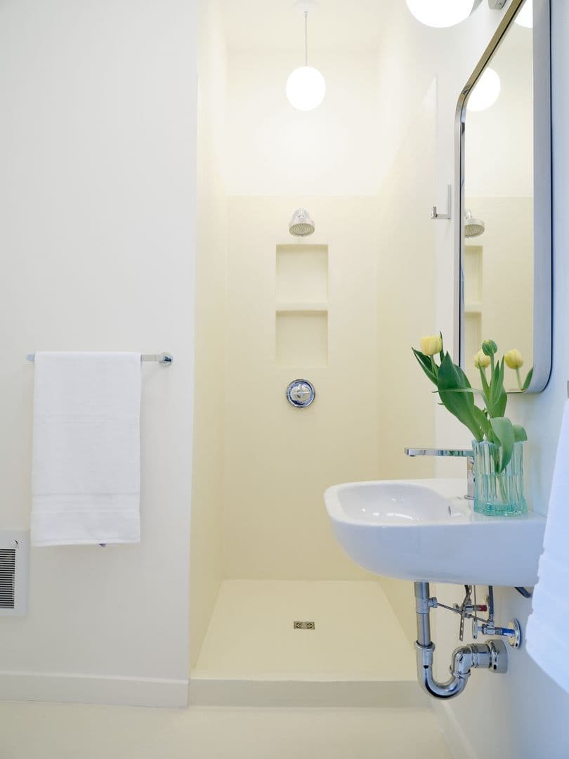 Great Barrington Apartment: 4 Castle Street