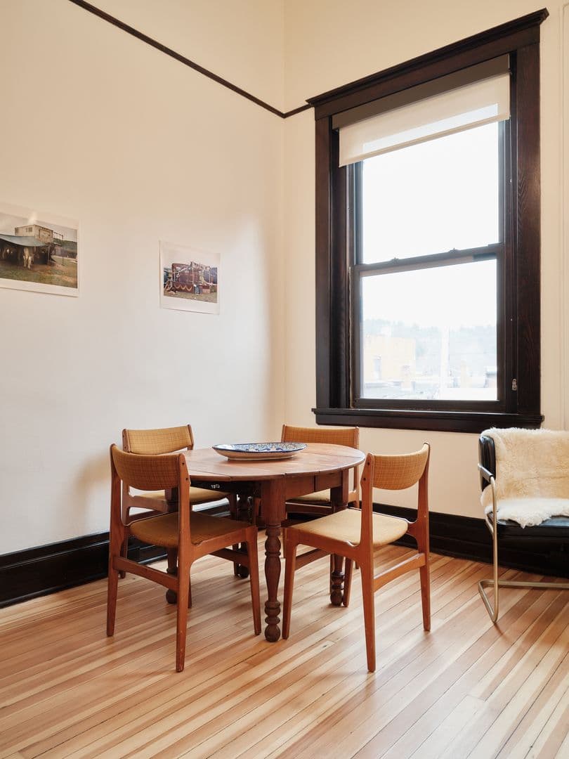 Great Barrington Apartment: 4 Castle Street