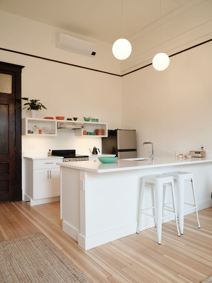 Great Barrington Apartment: 4 Castle Street