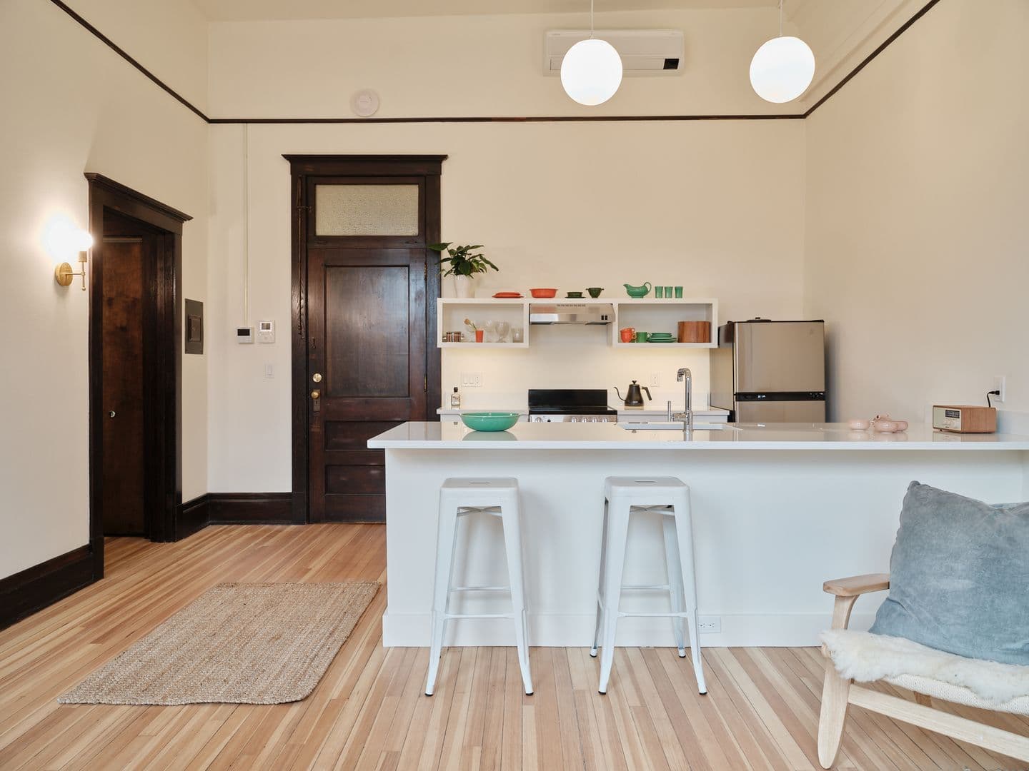 Great Barrington Apartment: 4 Castle Street