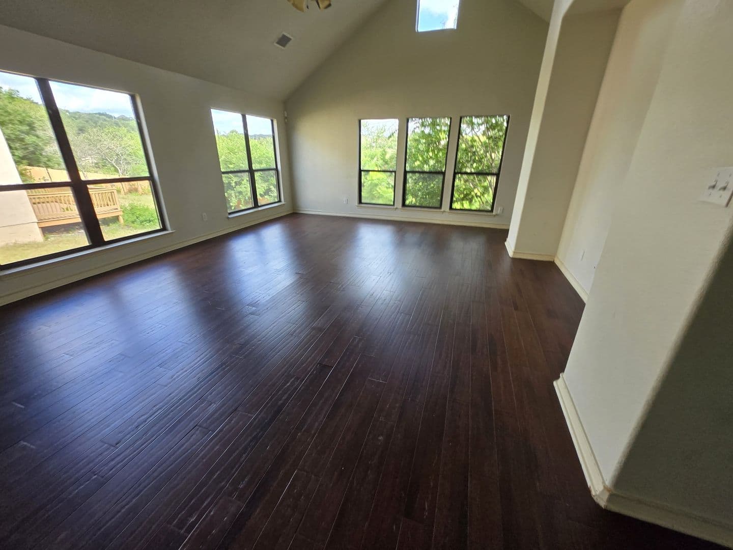 San Antonio House: 911 Sutters Rim