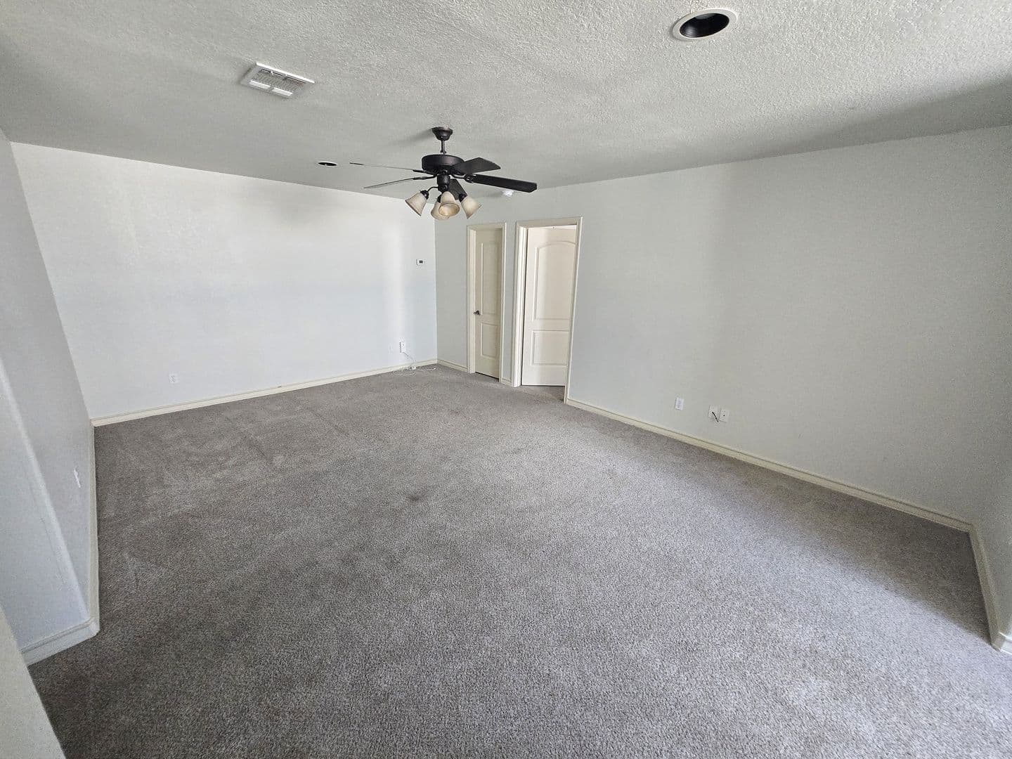 San Antonio House: 911 Sutters Rim
