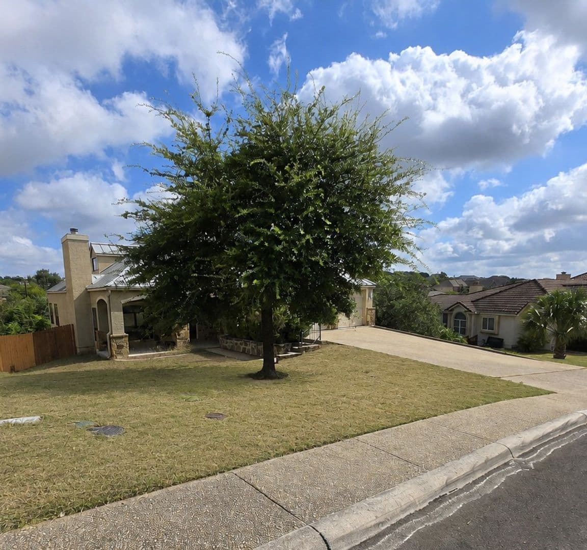 San Antonio House: 911 Sutters Rim