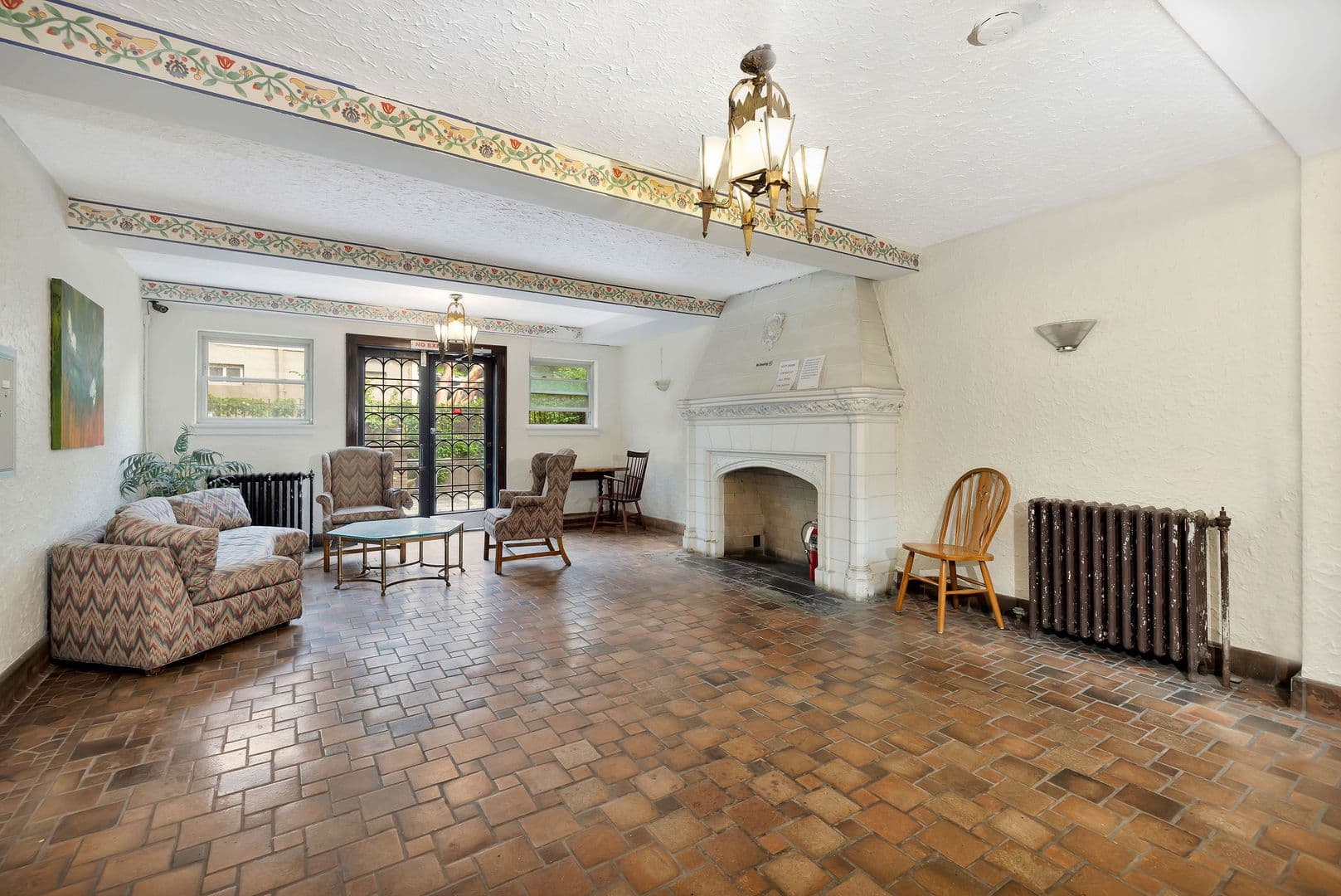 Cincinnati Apartment: 2340 Victory Parkway