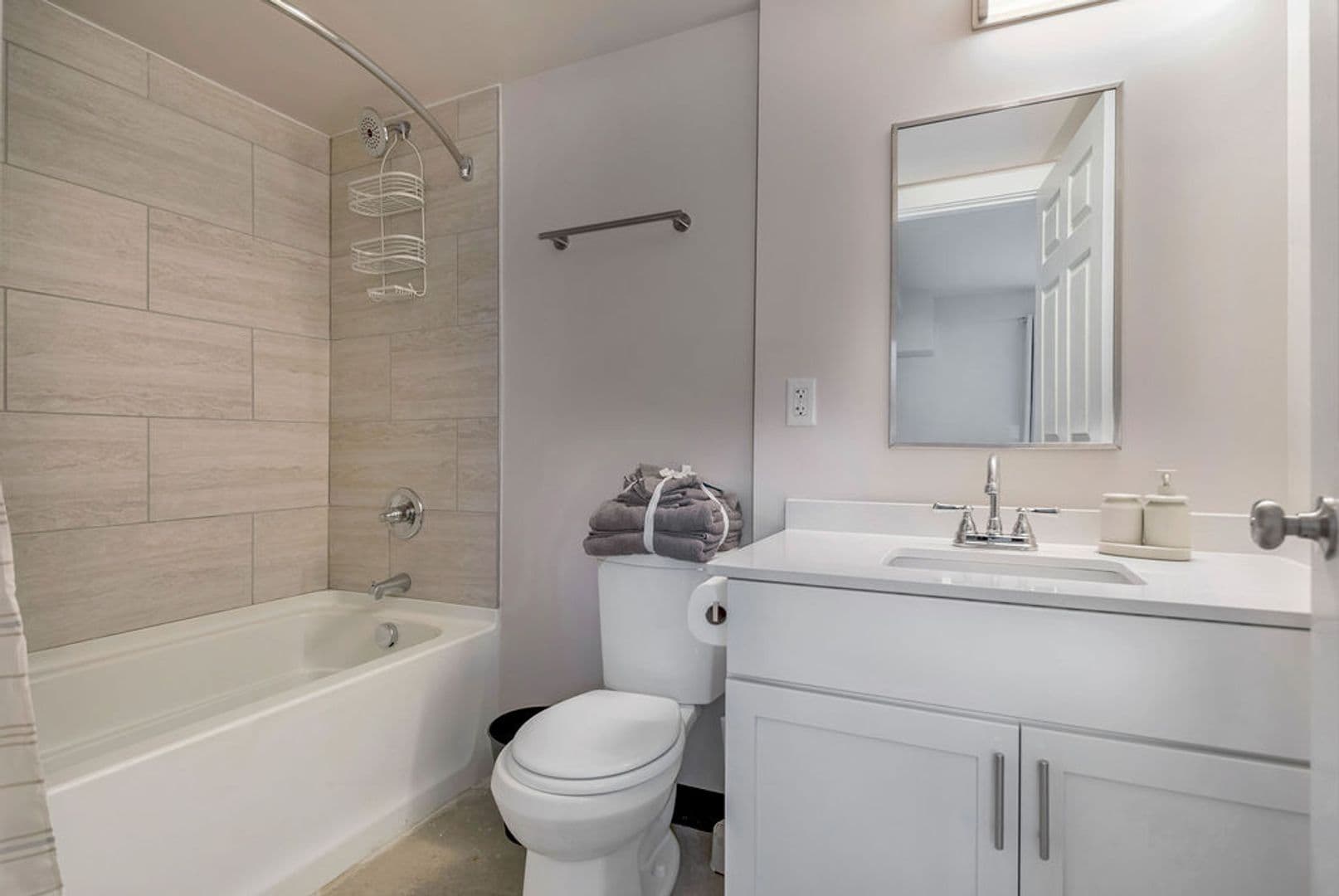 Cincinnati Apartment: 2330 Victory Pkwy