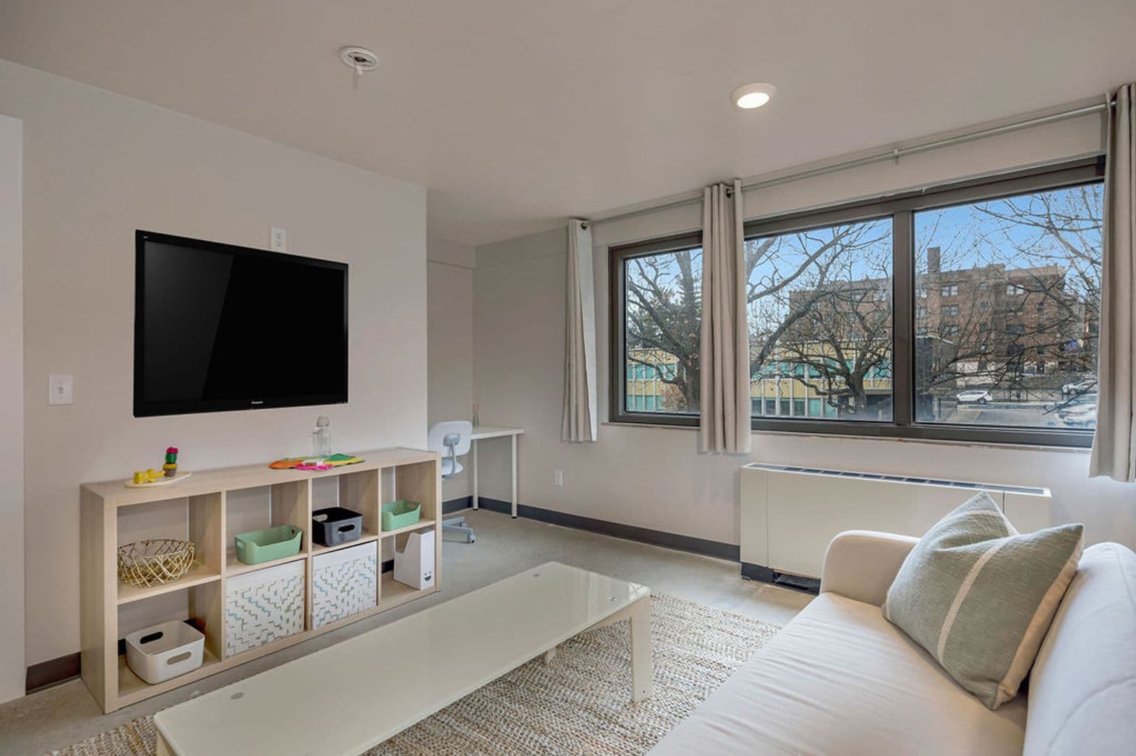 Cincinnati Apartment: 2330 Victory Pkwy