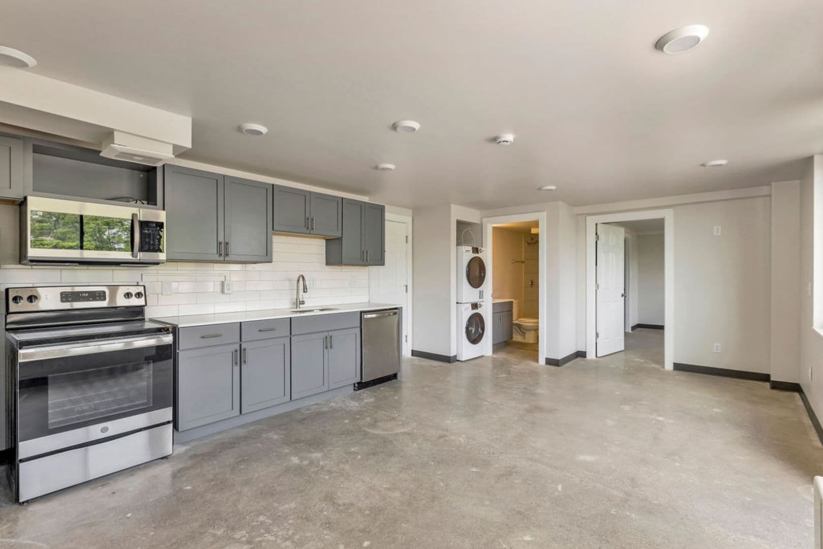 Cincinnati Apartment: 2330 Victory Pkwy