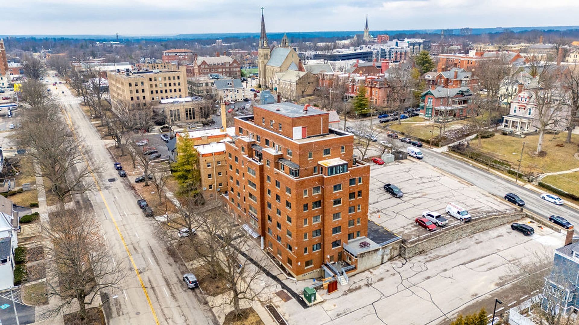 Cincinnati Apartment: 2330 Victory Pkwy