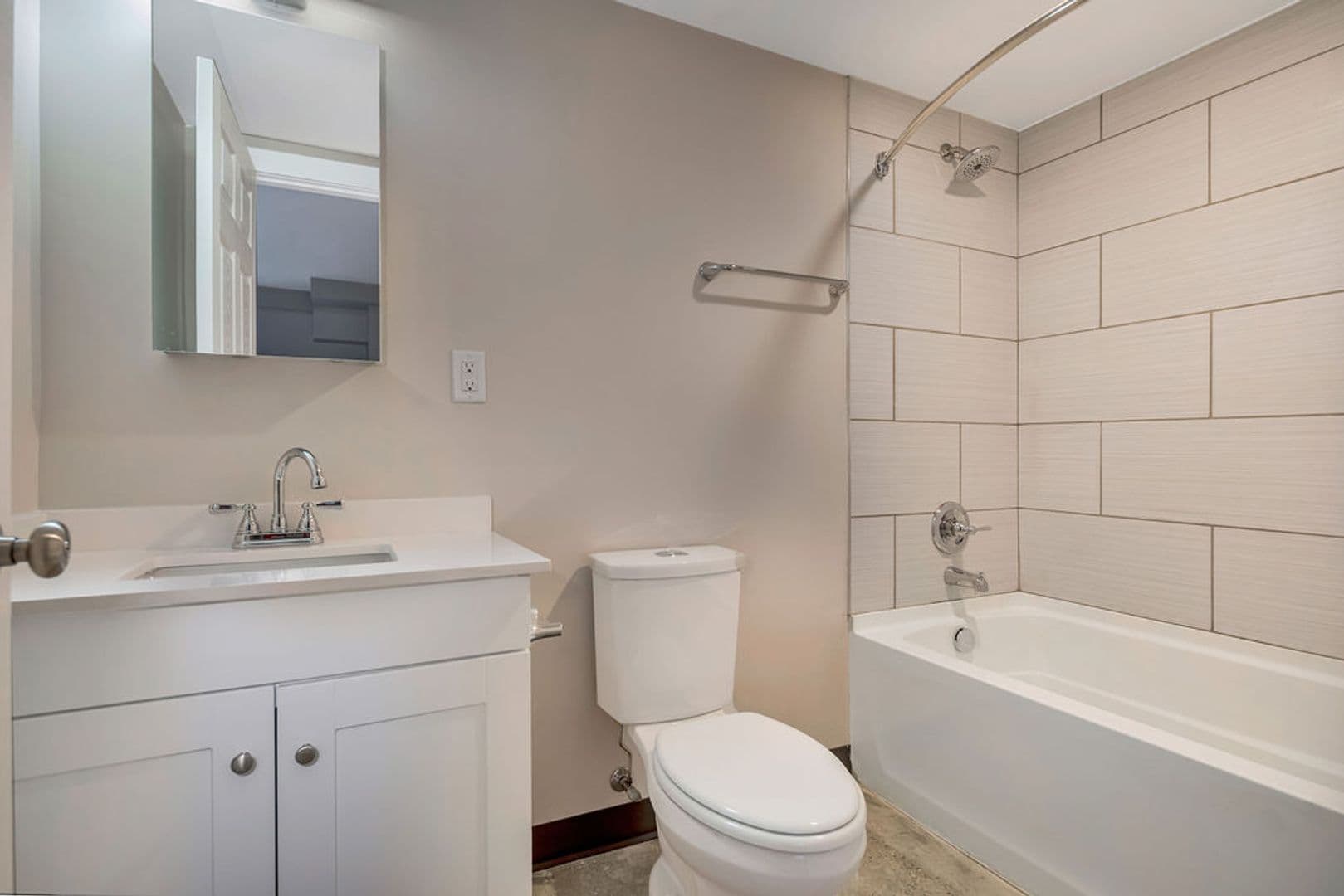 Cincinnati Apartment: 2330 Victory Pkwy