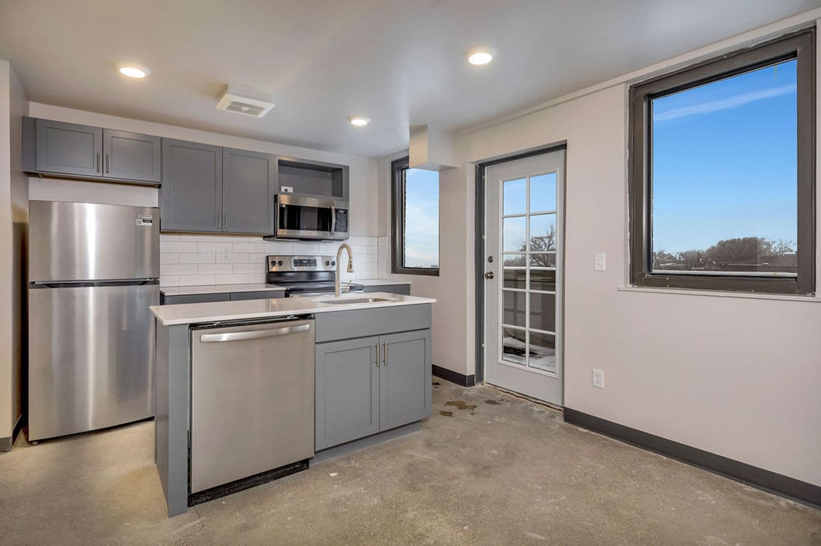 Cincinnati Apartment: 2330 Victory Pkwy