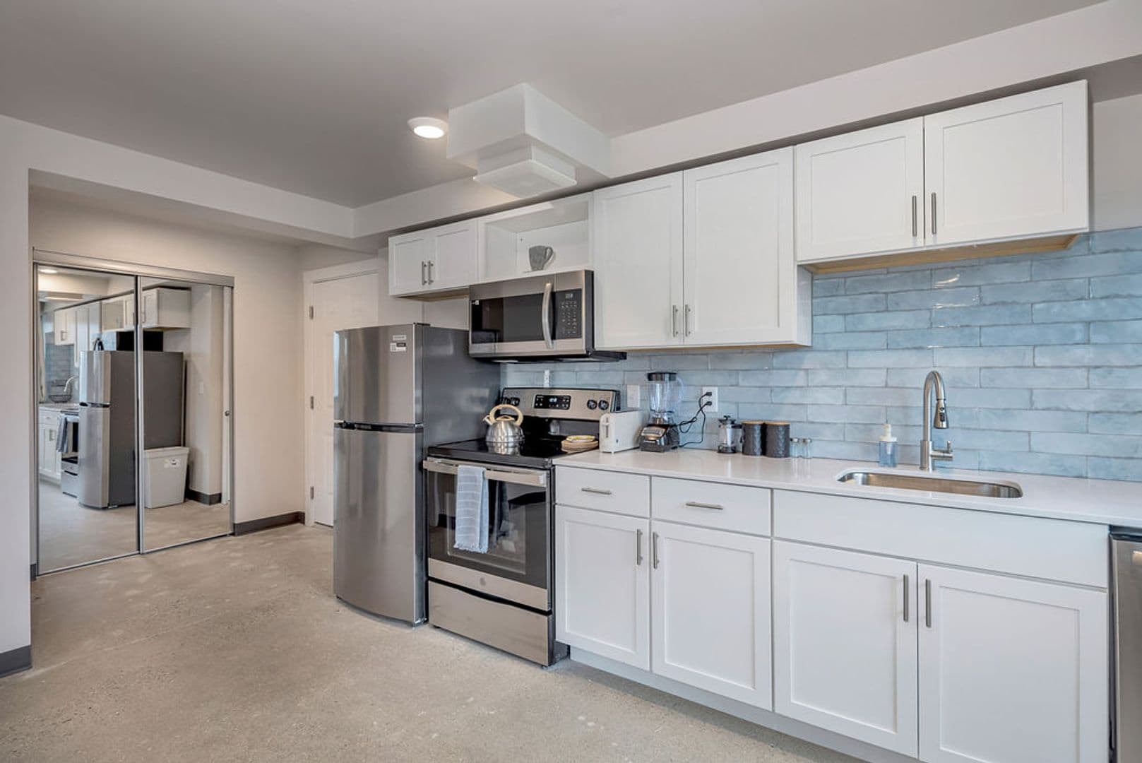 Cincinnati Apartment: 2330 Victory Pkwy