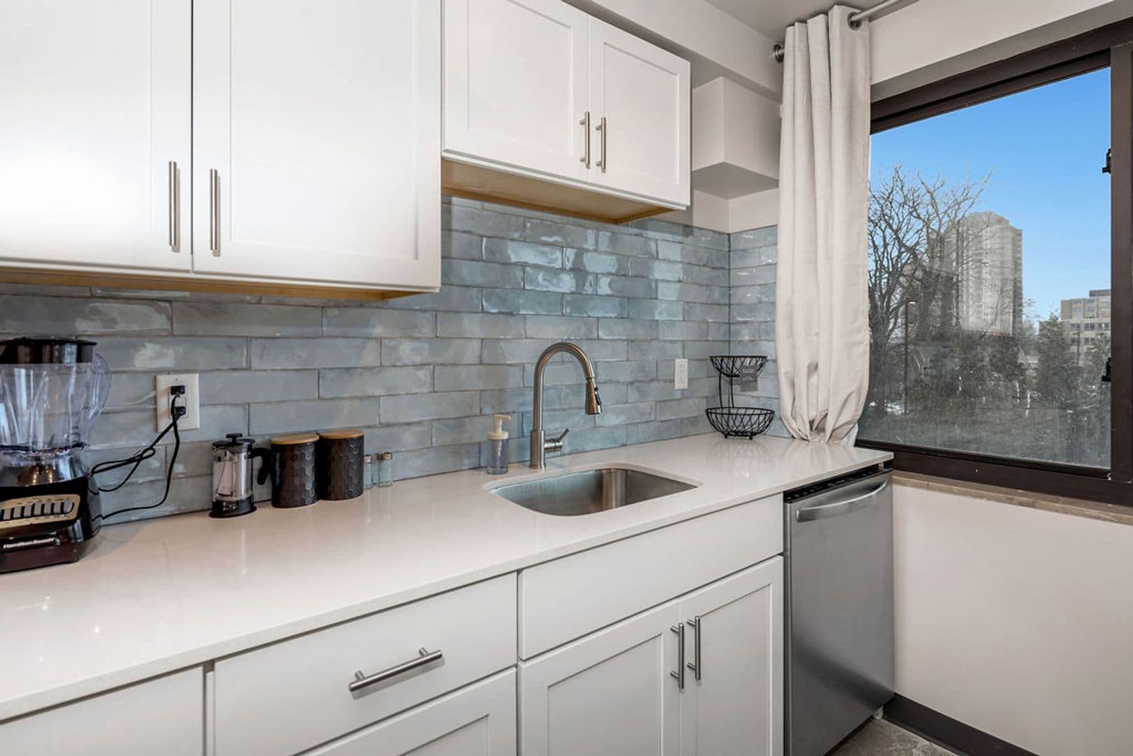 Cincinnati Apartment: 2330 Victory Pkwy