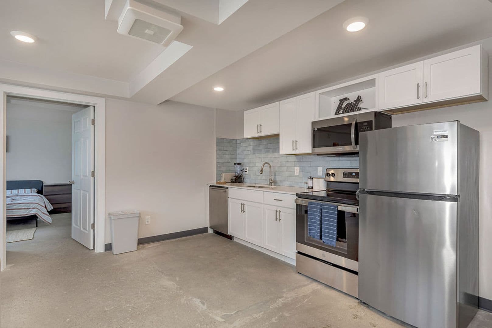 Cincinnati Apartment: 2330 Victory Pkwy