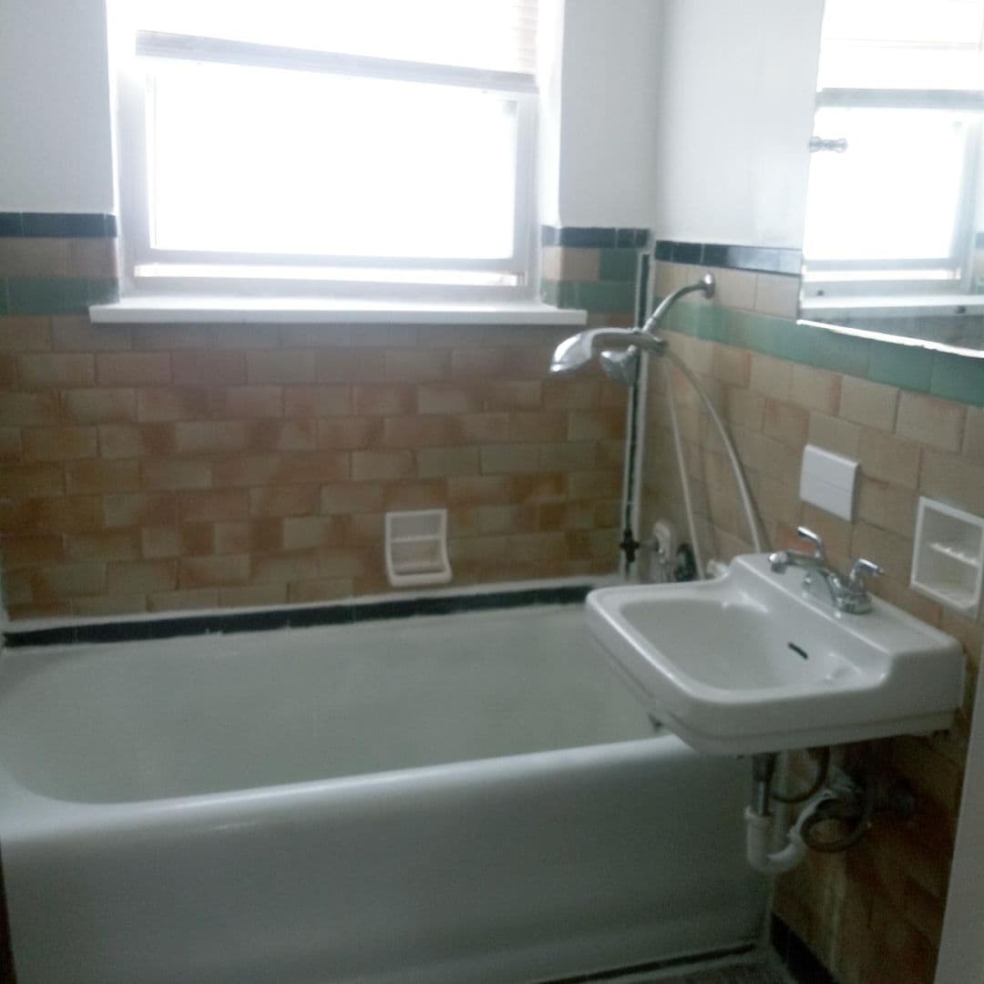 Cincinnati Apartment: 2340 Victory Parkway