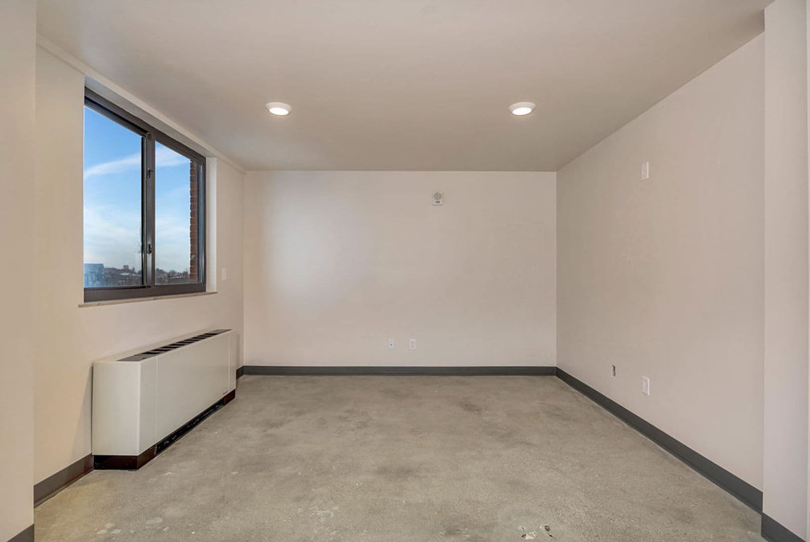 Cincinnati Apartment: 2330 Victory Pkwy