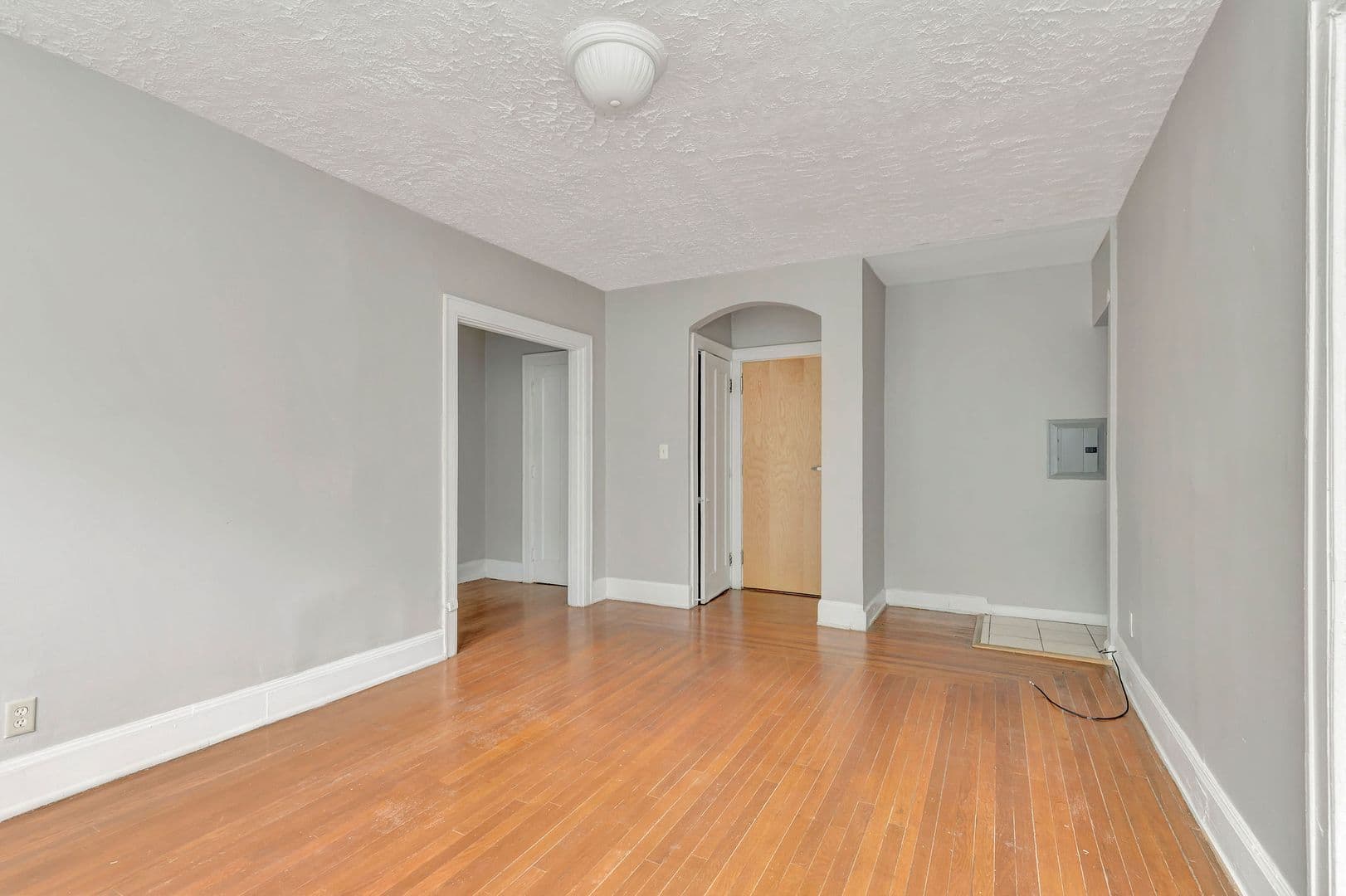 Cincinnati Apartment: 523 Oak St