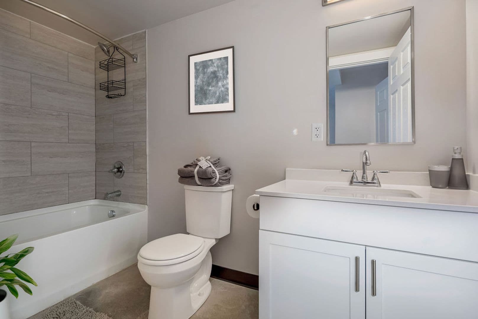 Cincinnati Apartment: 2330 Victory Pkwy