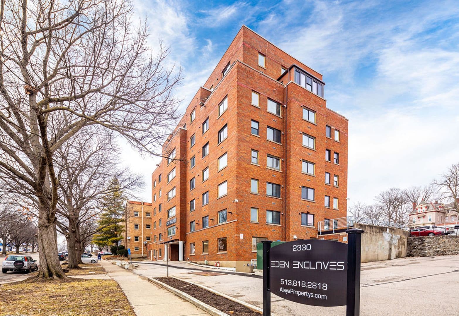 Cincinnati Apartment: 2330 Victory Pkwy