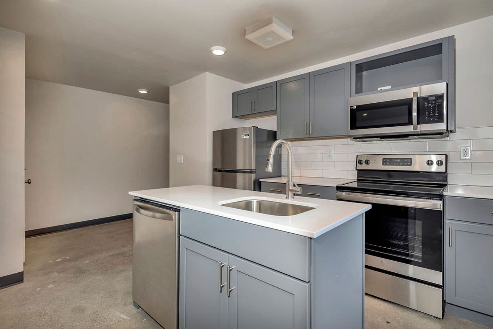 Cincinnati Apartment: 2330 Victory Pkwy