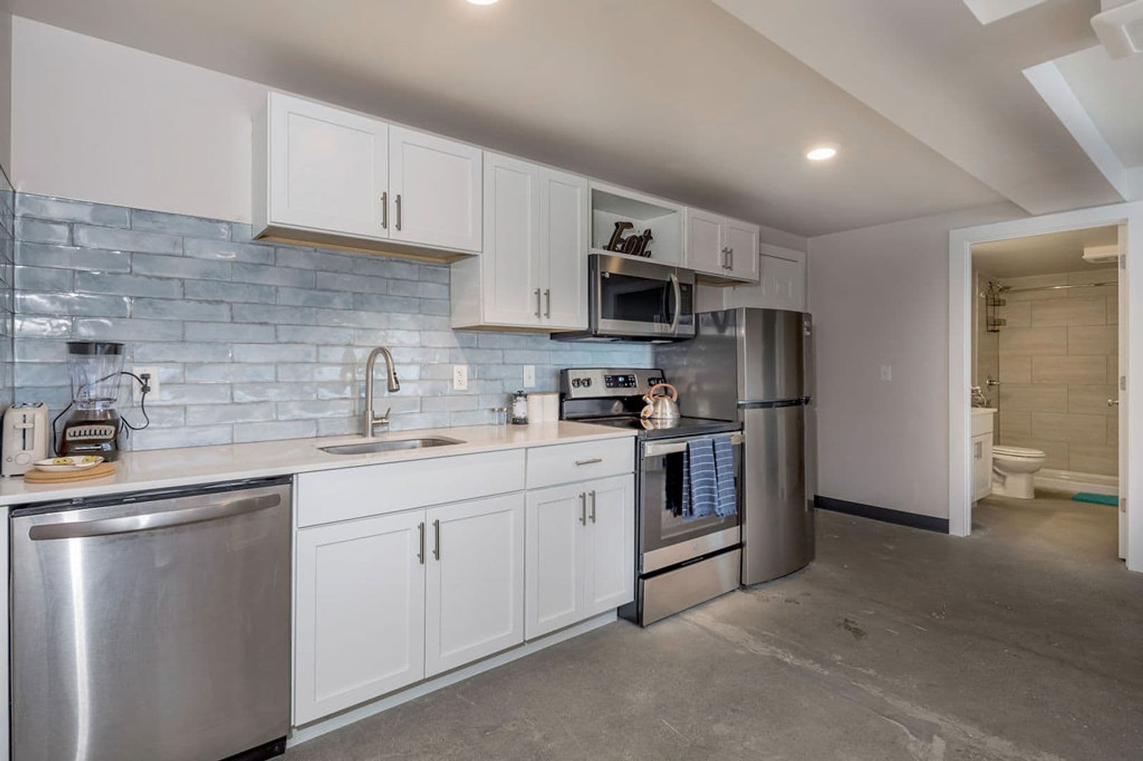 Cincinnati Apartment: 2330 Victory Pkwy