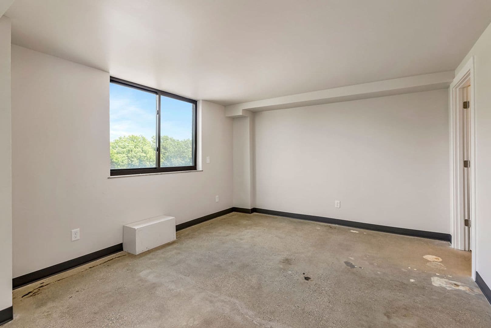 Cincinnati Apartment: 2330 Victory Pkwy