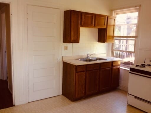 Covington Apartment: 512 Wallace Ave