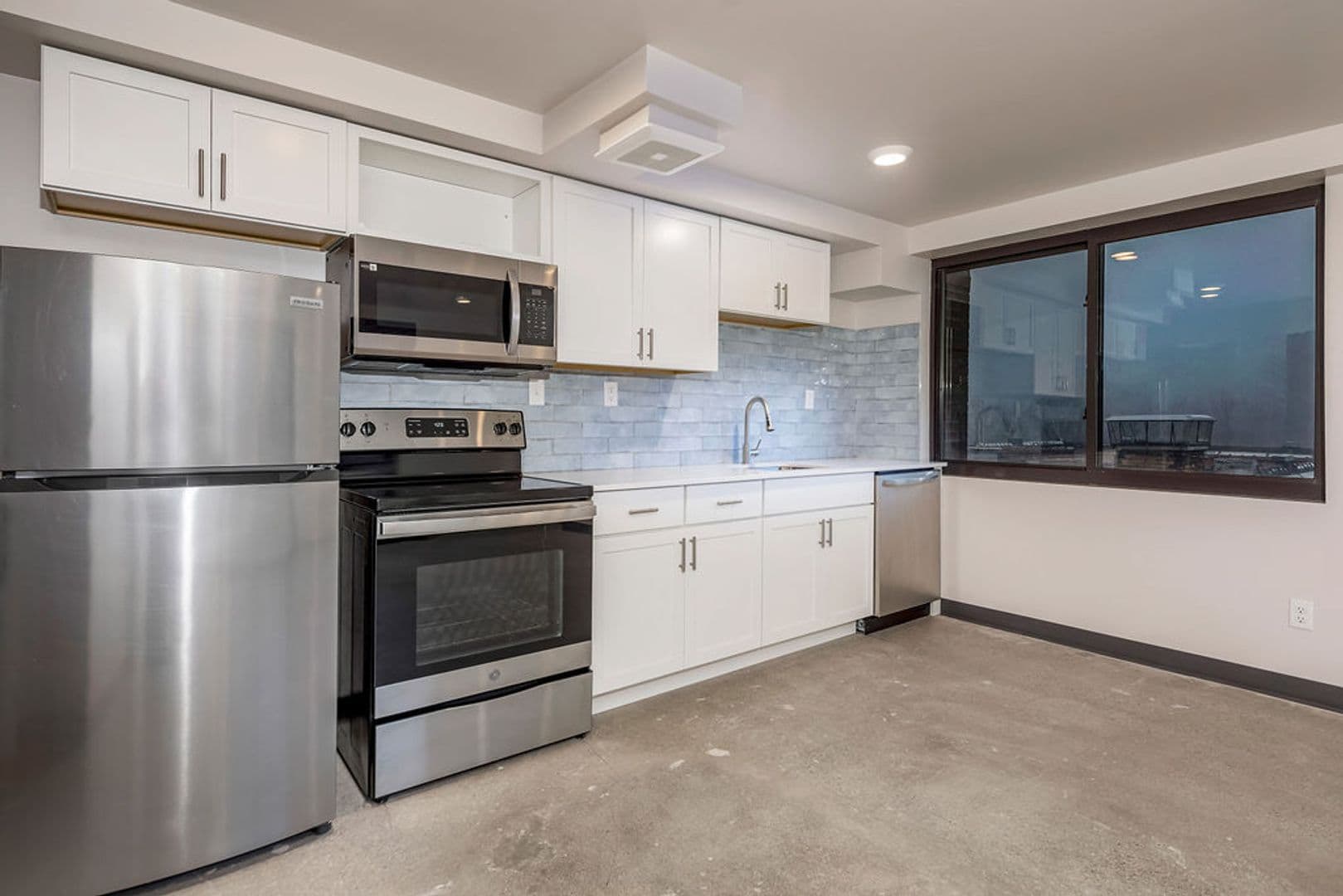 Cincinnati Apartment: 2330 Victory Pkwy