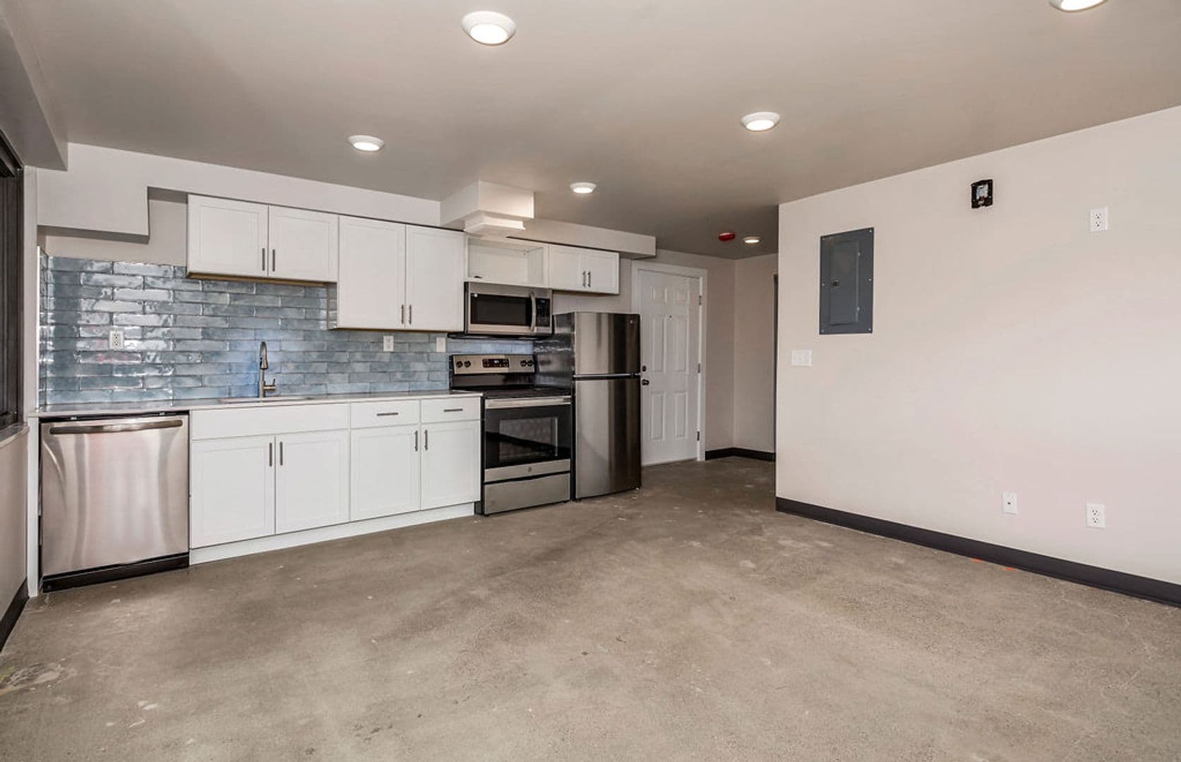 Cincinnati Apartment: 2330 Victory Pkwy
