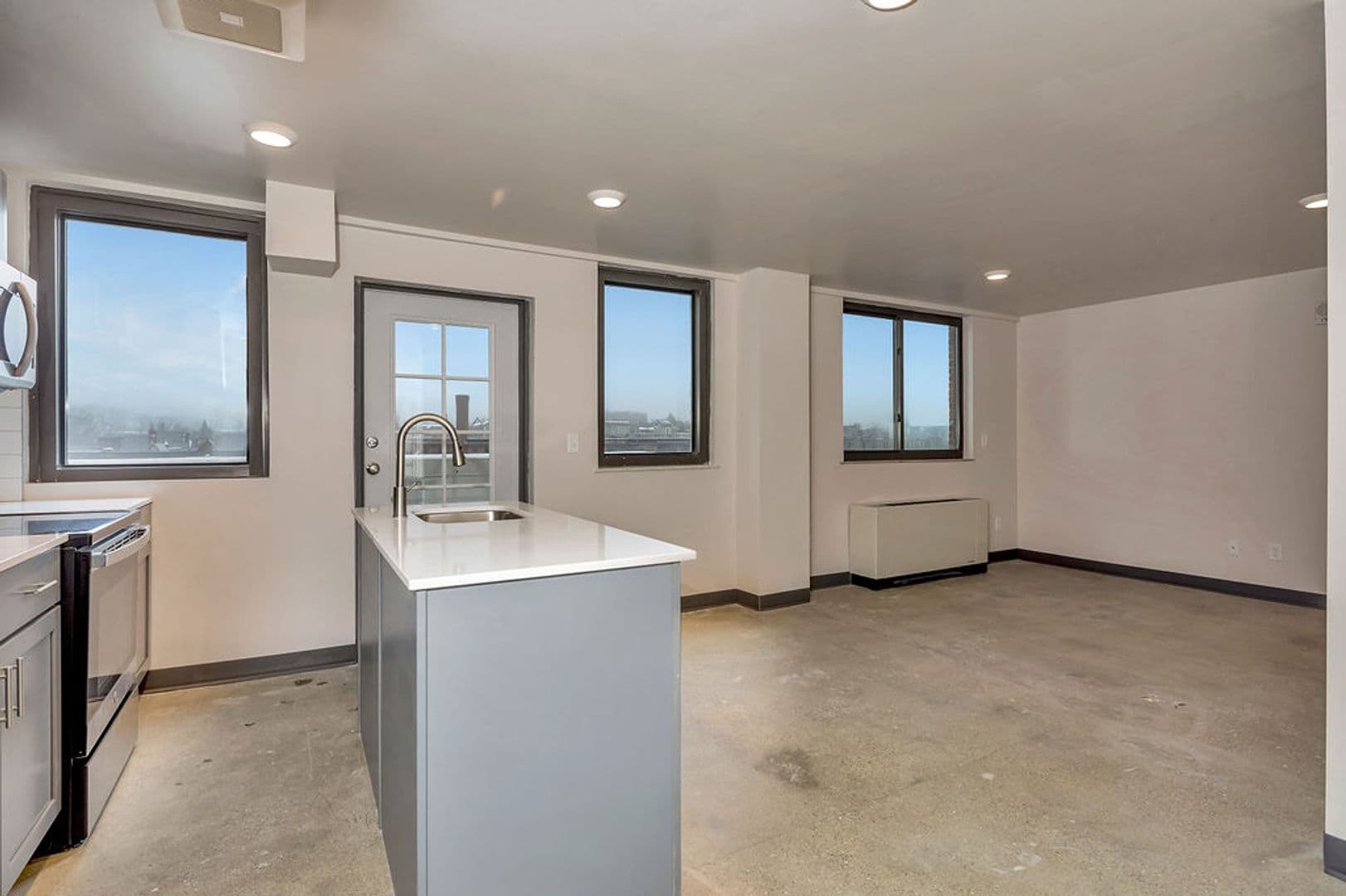 Cincinnati Apartment: 2330 Victory Pkwy