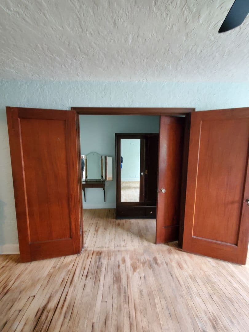 Cincinnati Apartment: 2340 Victory Parkway