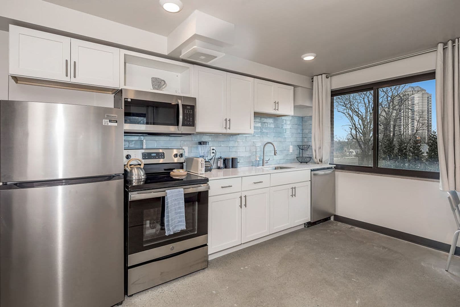 Cincinnati Apartment: 2330 Victory Pkwy
