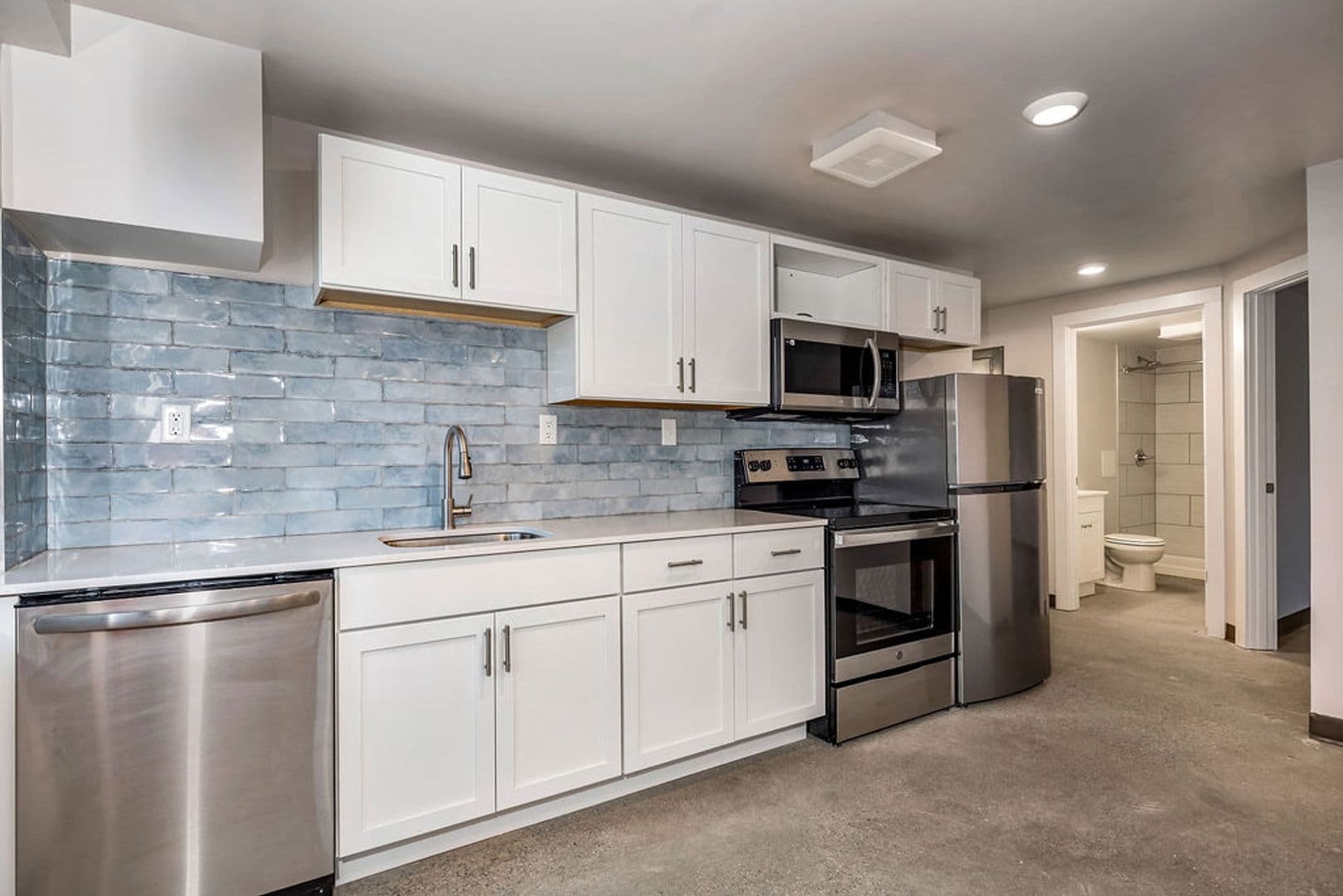Cincinnati Apartment: 2330 Victory Pkwy