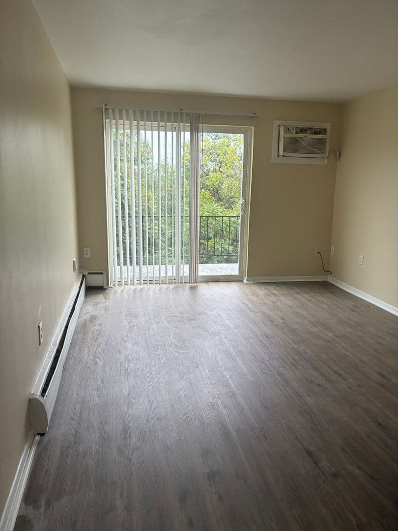 Cincinnati Apartment: 1637 Glen Parker Ave