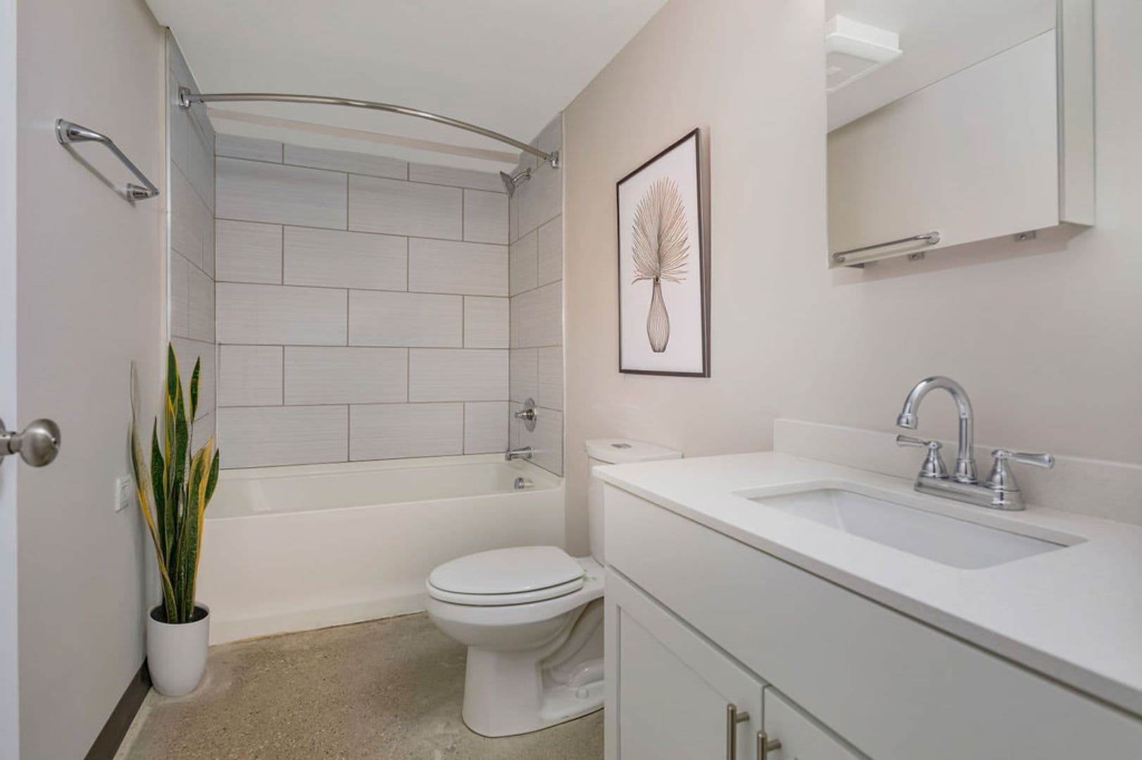 Cincinnati Apartment: 2330 Victory Pkwy