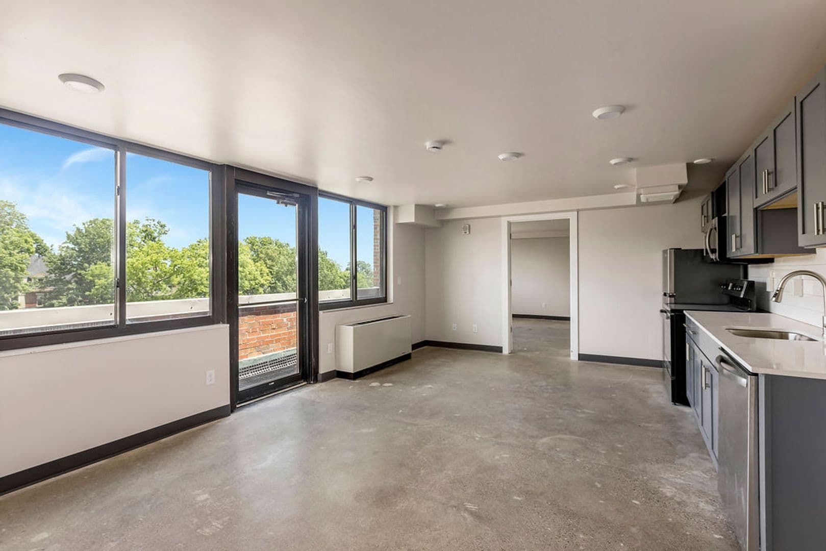 Cincinnati Apartment: 2330 Victory Pkwy