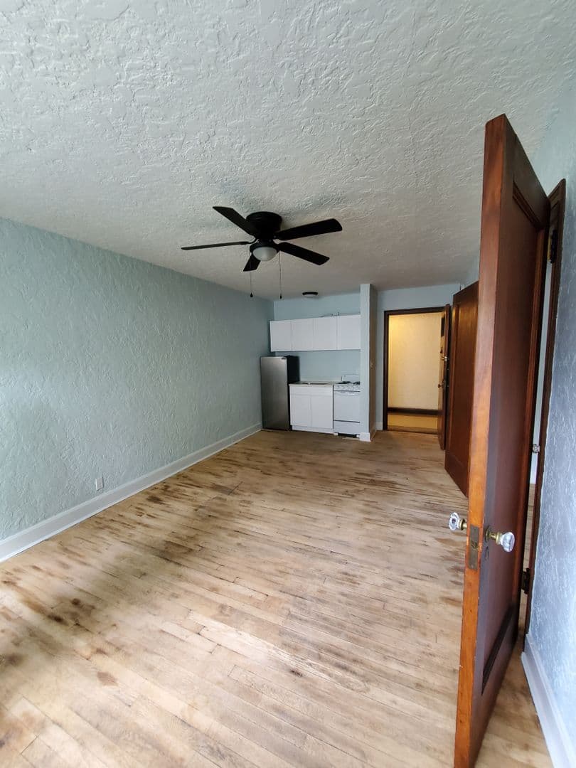 Cincinnati Apartment: 2340 Victory Parkway