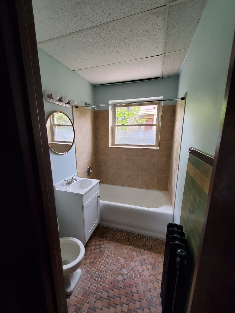 Cincinnati Apartment: 2340 Victory Parkway