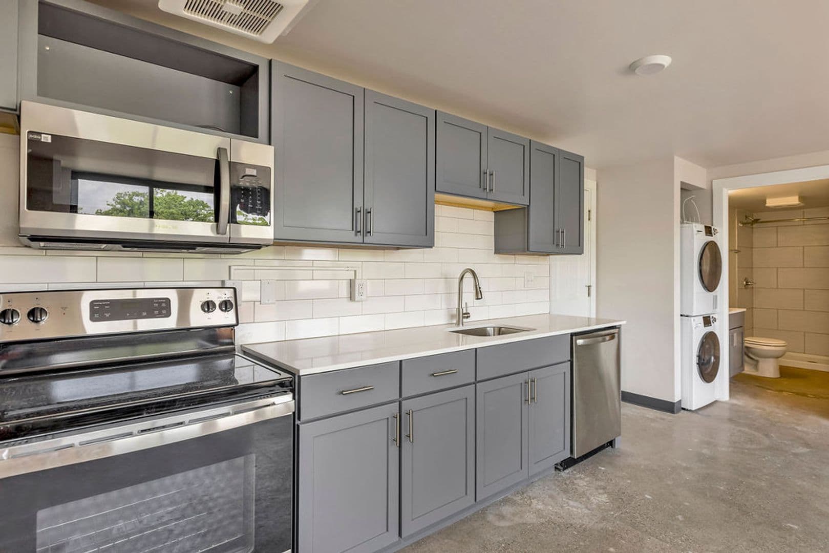 Cincinnati Apartment: 2330 Victory Pkwy