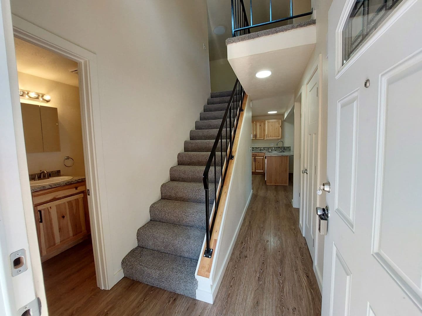 Albany Apartment: 1539 15TH AVE SE