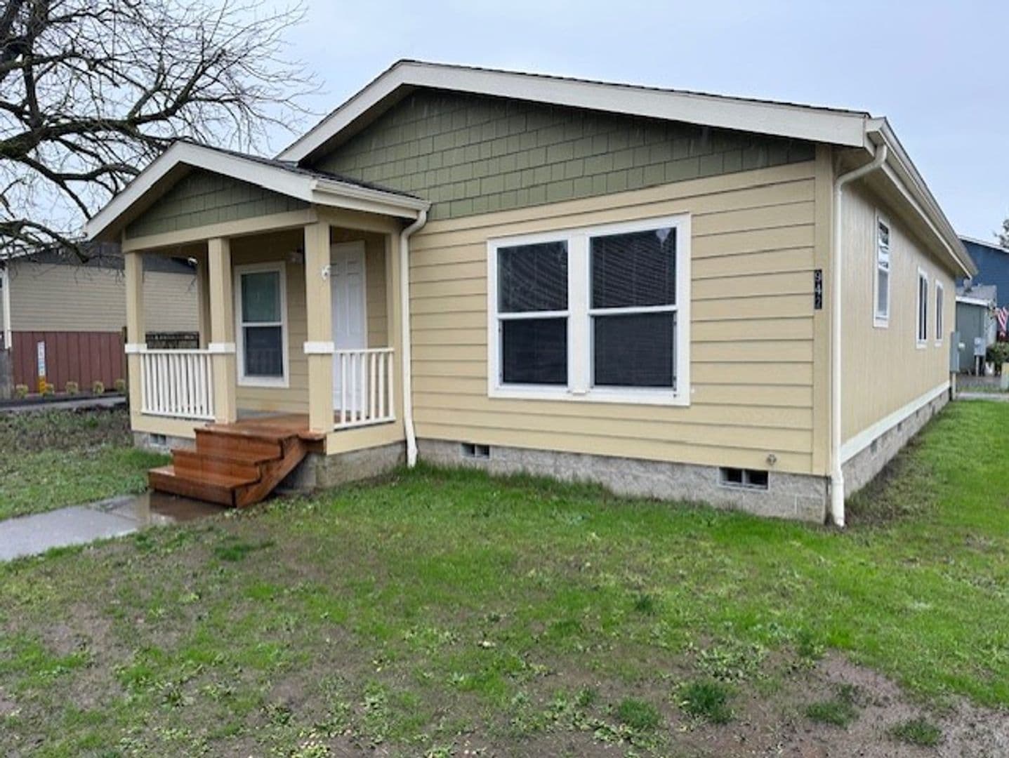 Lebanon House: 942 S 10th St
