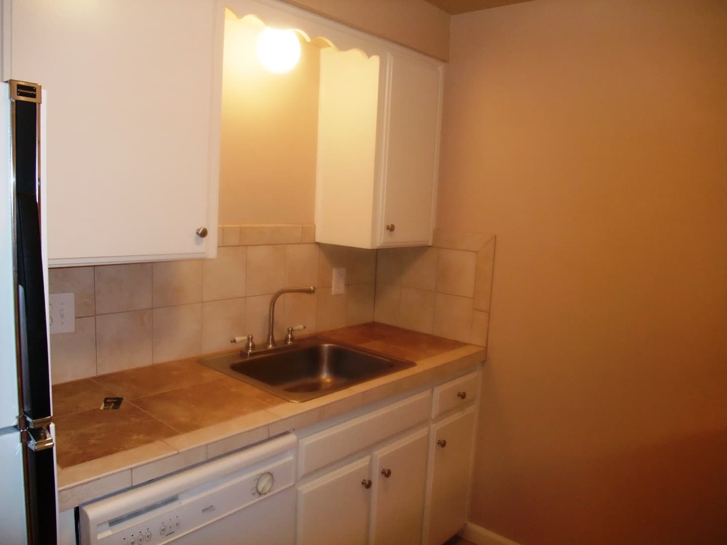 Salem Apartment: 1135 Raffon Ct. SE