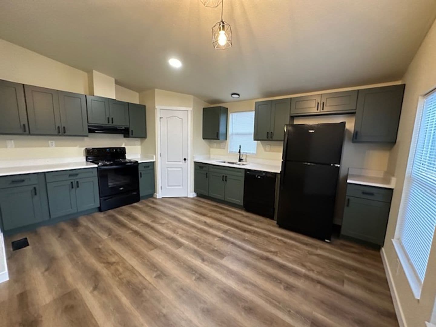 Lebanon House: 942 S 10th St