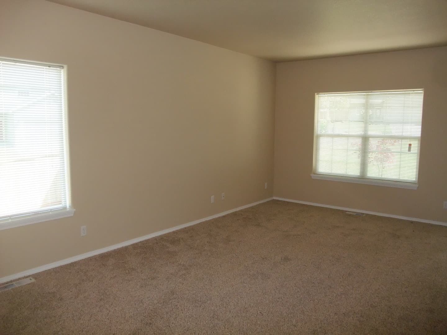 Albany House: 2600 Raymond Ct. NW