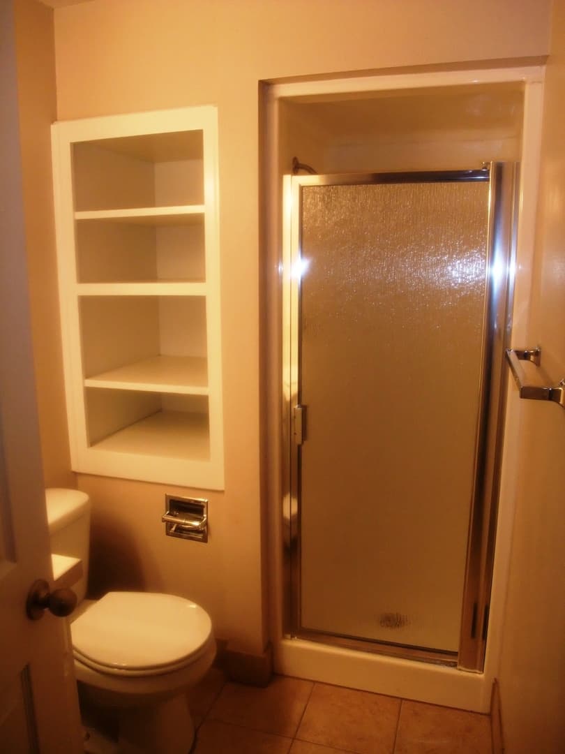 Salem Apartment: 1135 Raffon Ct. SE