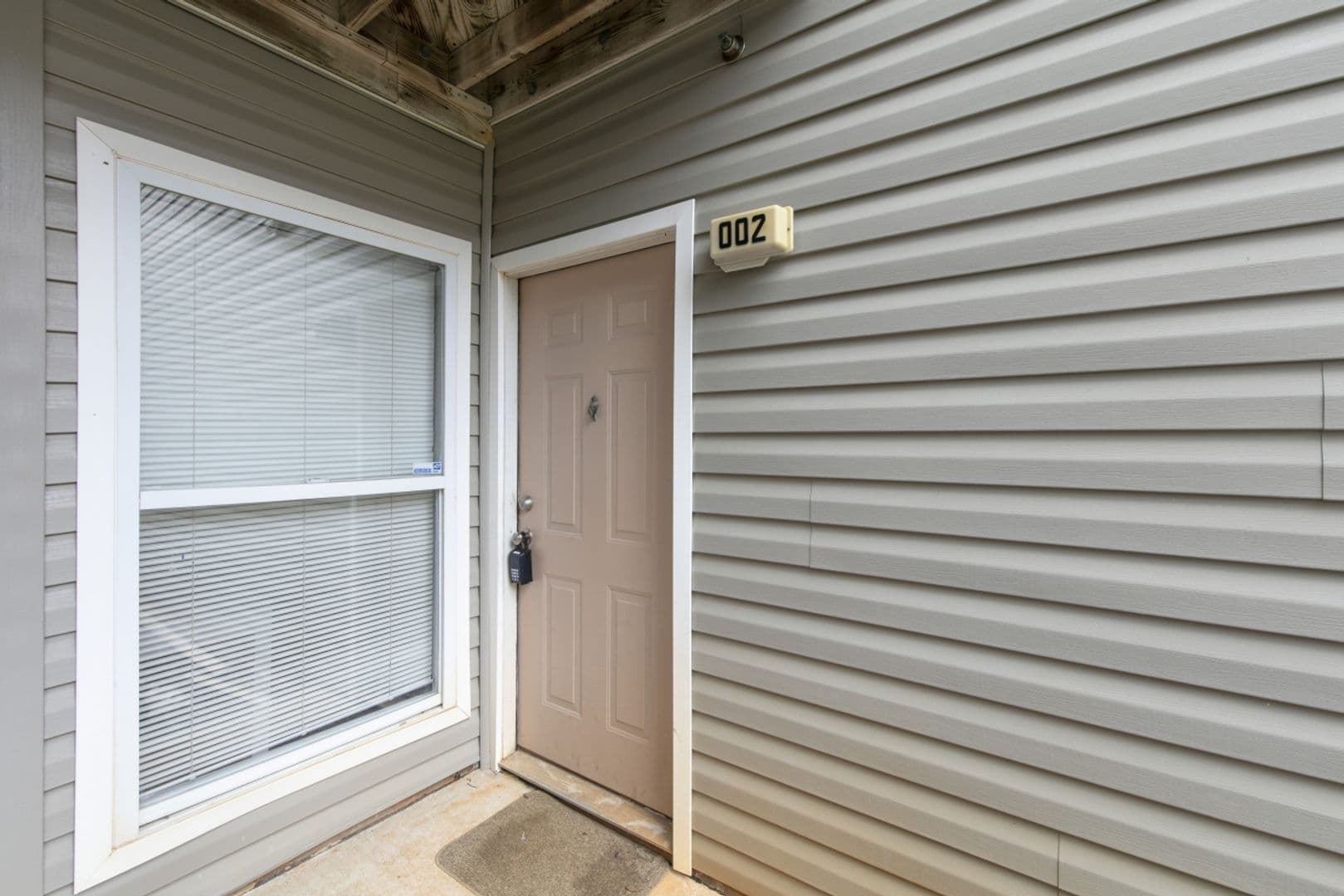 Raleigh House: 1251 #002 University Ct