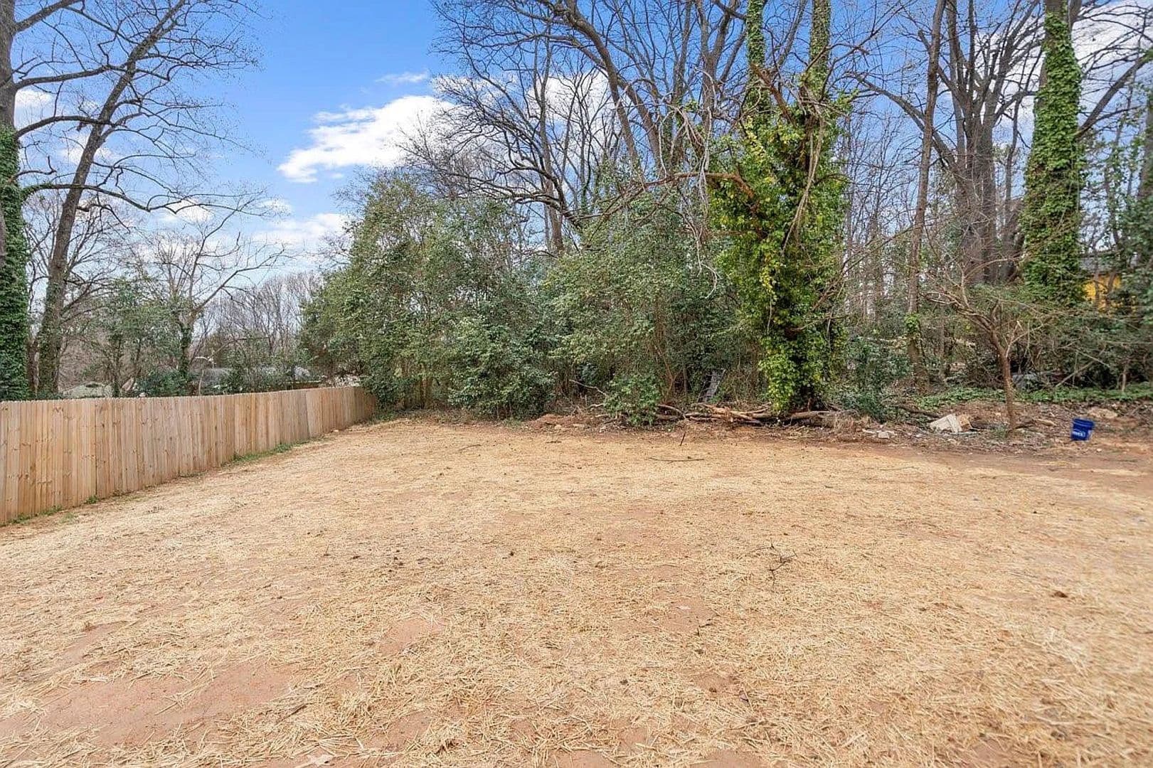 Charlotte House: 2628 Kenhill Dr
