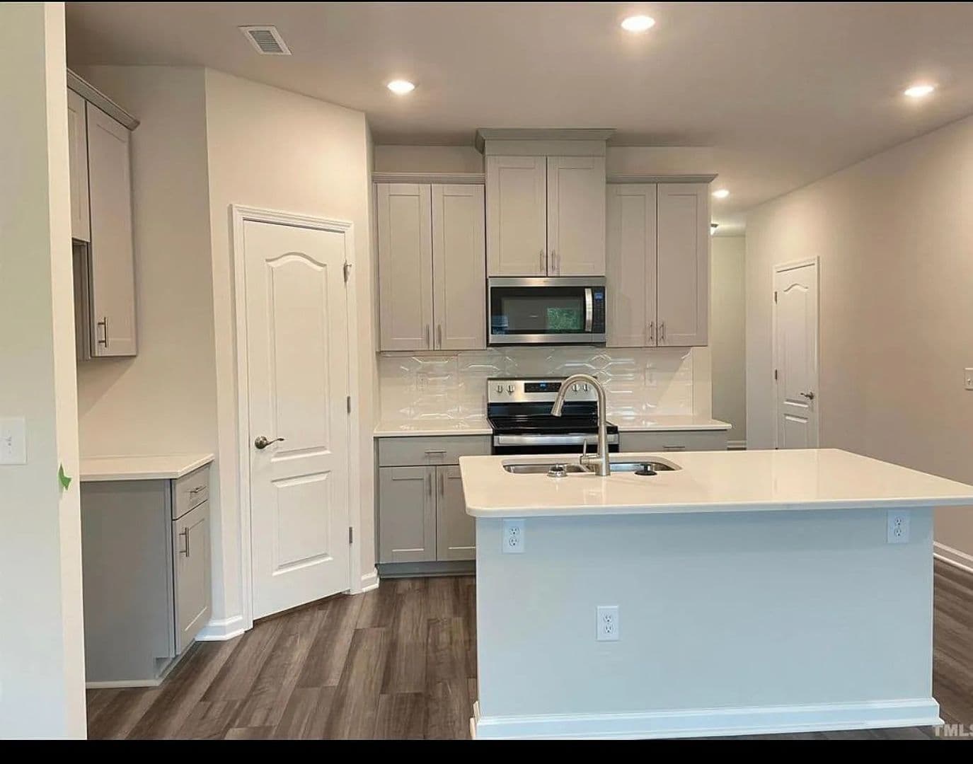 Fuquay-Varina House: 103 Joneshaven Dr