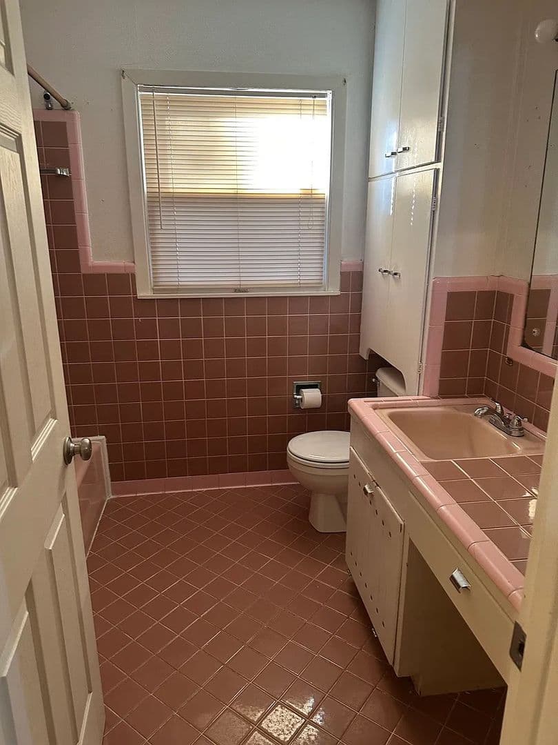 San Antonio House: 1203 Arroya Vista Dr