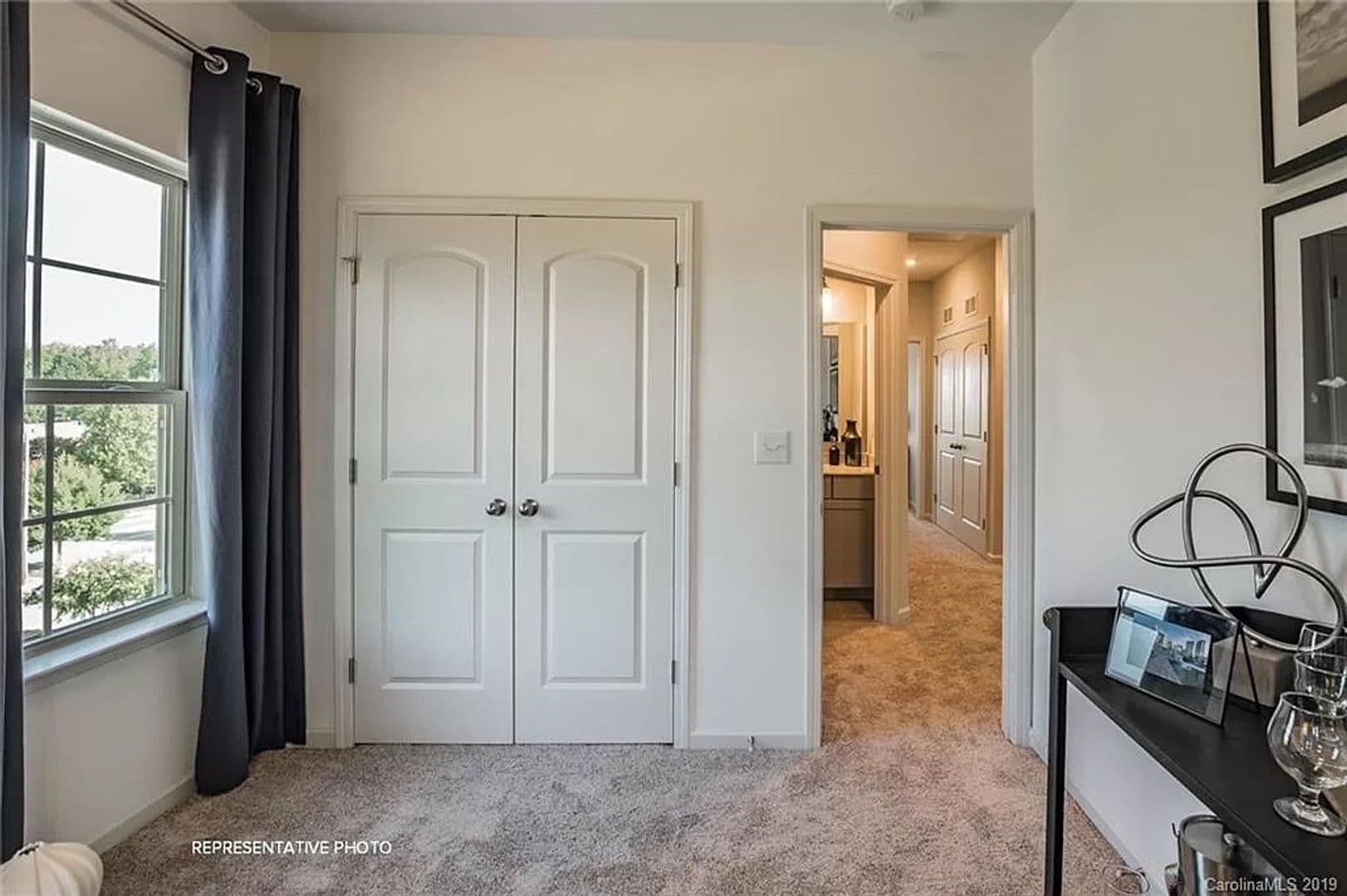 Charlotte House: 9436 Ainslie Downs St